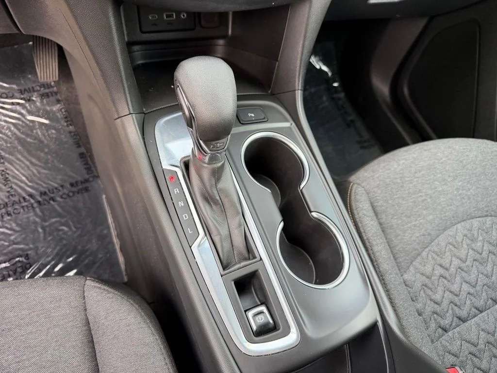 Used 2022 Silver Ice Metallic Chevrolet LT image 26