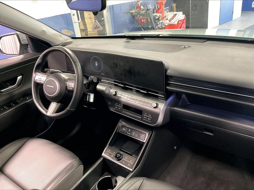 Used 2024 Green Hyundai Limited image 14