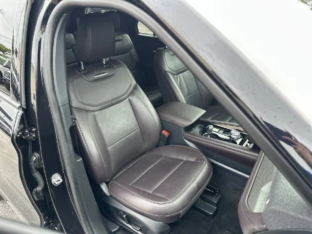 Used 2025 Black Ford Platinum image 28