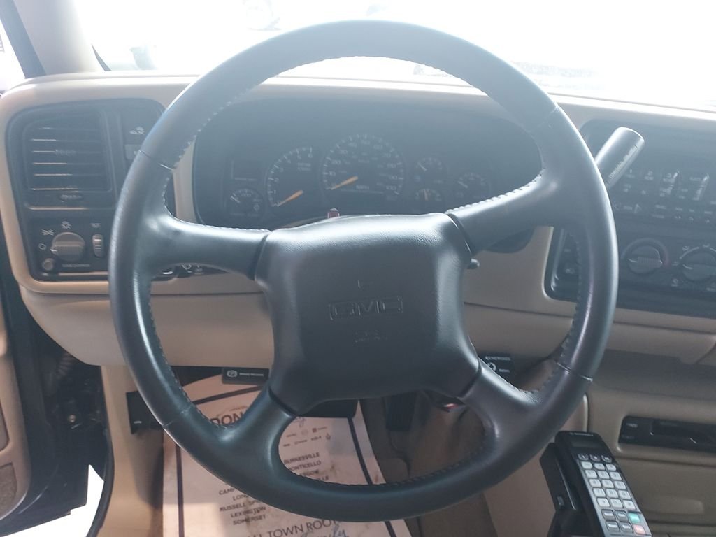 Used 2001 Green GMC SLE image 17