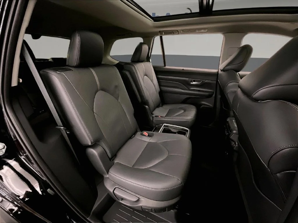 Certified Used 2025 Black Toyota Platinum image 31