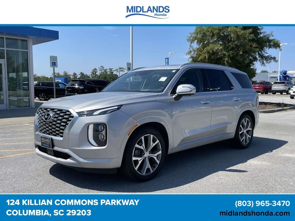 Used 2022 Silver Hyundai Limited image 3