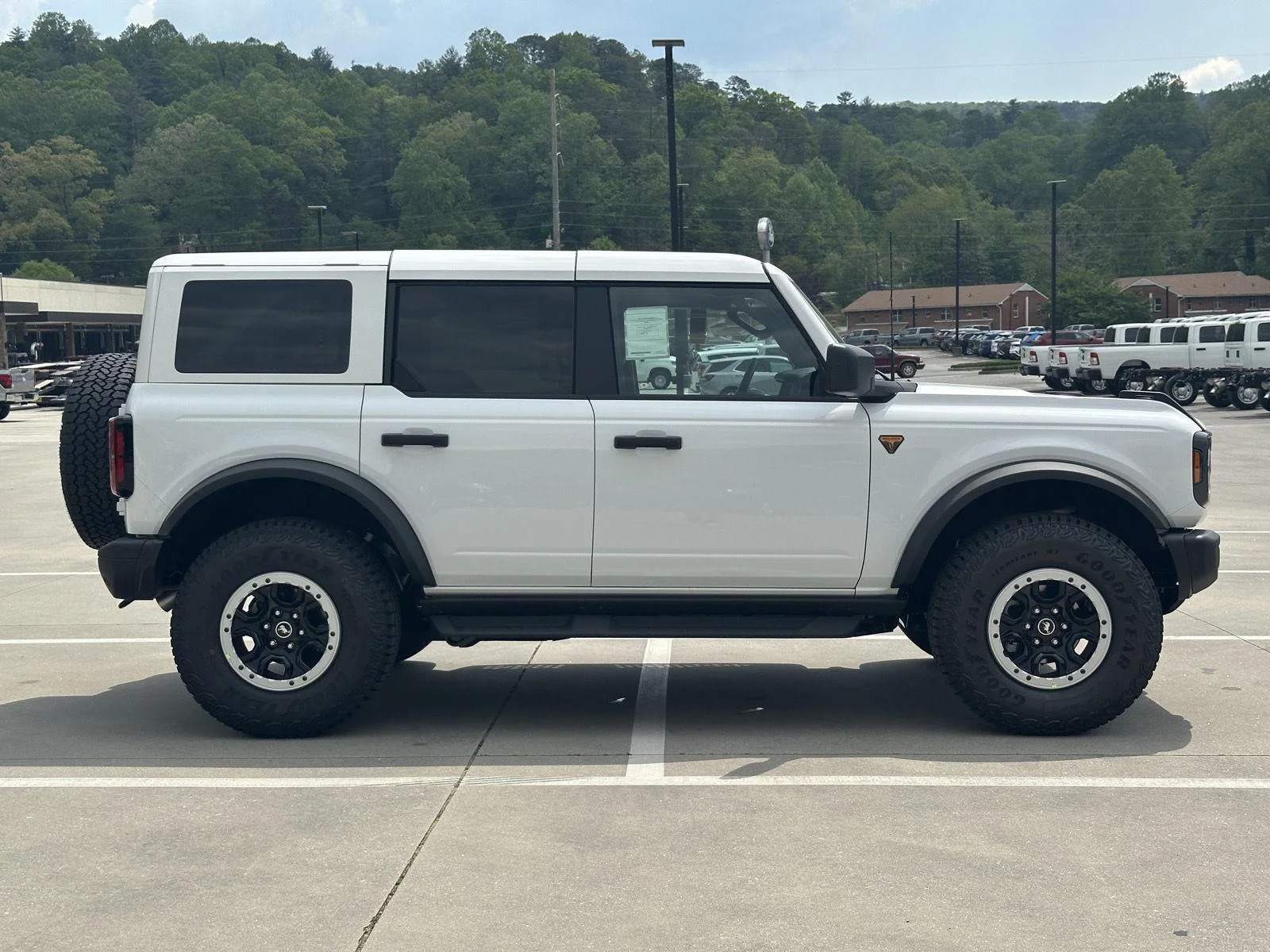 New 2026 Oxford White Ford Badlands® image 8