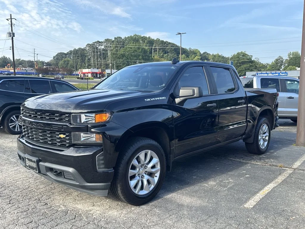 Used 2022 Black Chevrolet Custom image 3