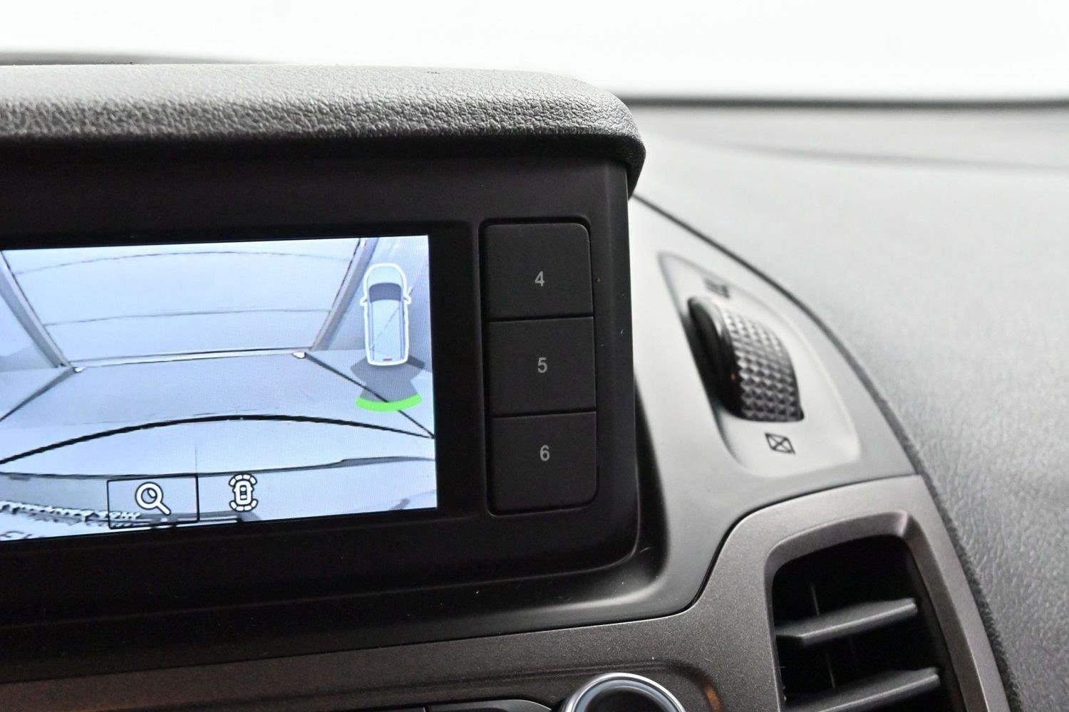 Used 2022 Solar Silver Ford XL image 24