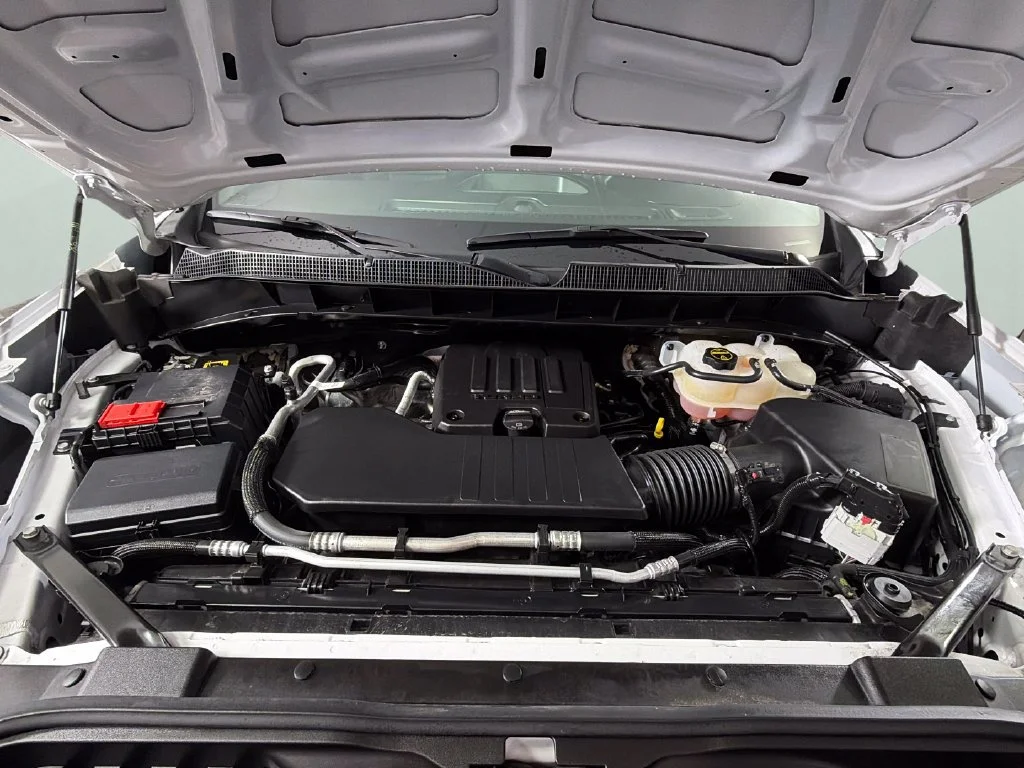 Used 2025 Summit White Chevrolet WT image 37