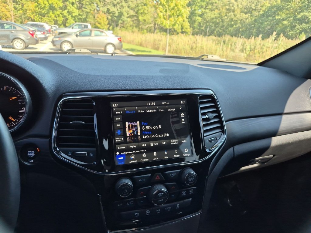 Used 2022 White Jeep Laredo X image 18