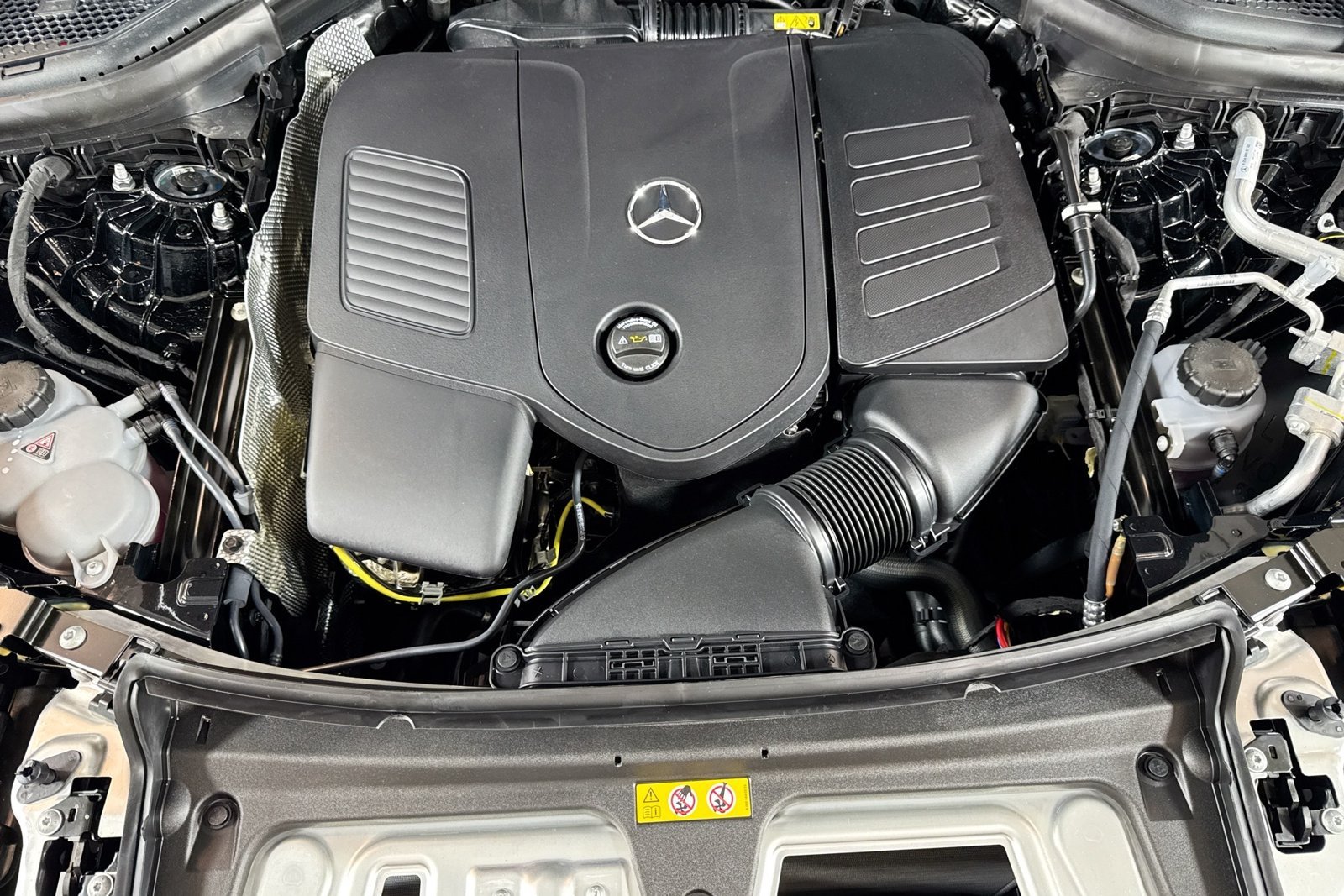 New 2026 Black Mercedes-Benz GLC 300 image 28