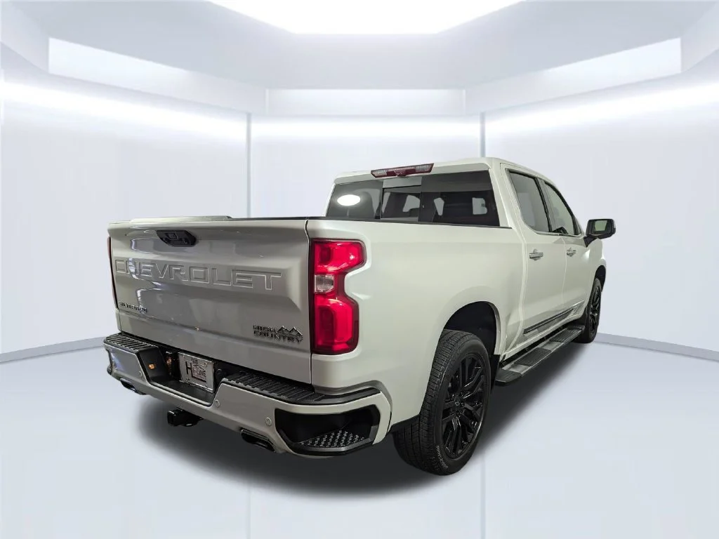 Used 2024 Beige Chevrolet High Country image 15
