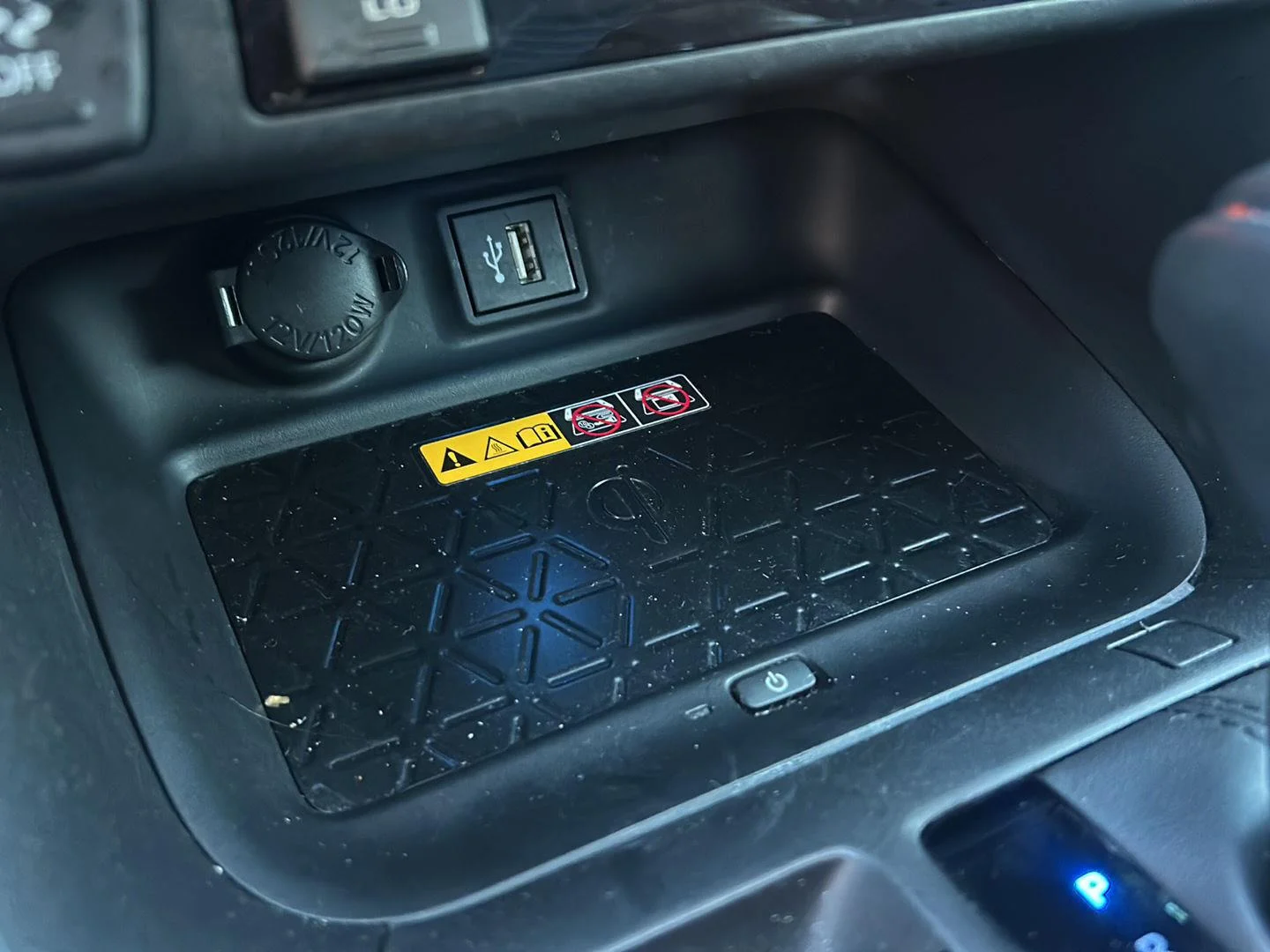 Used 2023 Wind Chill Pearl/Midnight Black Metallic Toyota Hybrid XSE image 16