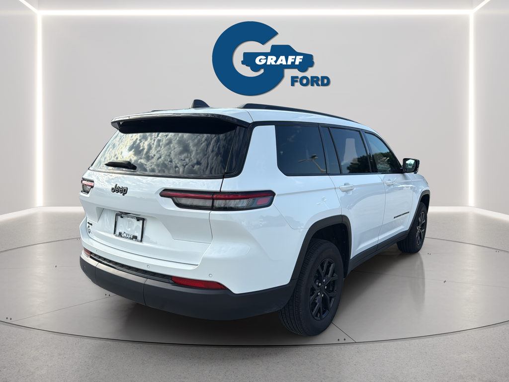 Used 2025 White Jeep Altitude X image 6