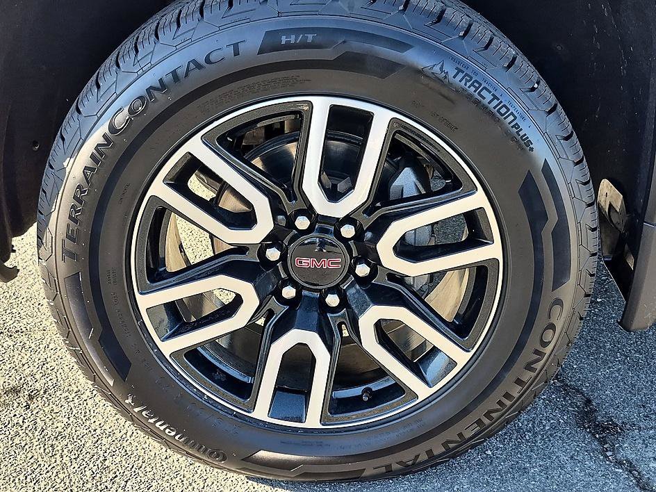 Used 2024 Summit White GMC AT4 image 10