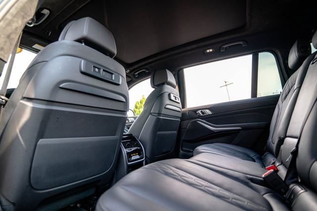 Used 2022 Black Sapphire Metallic BMW xDrive40i image 31