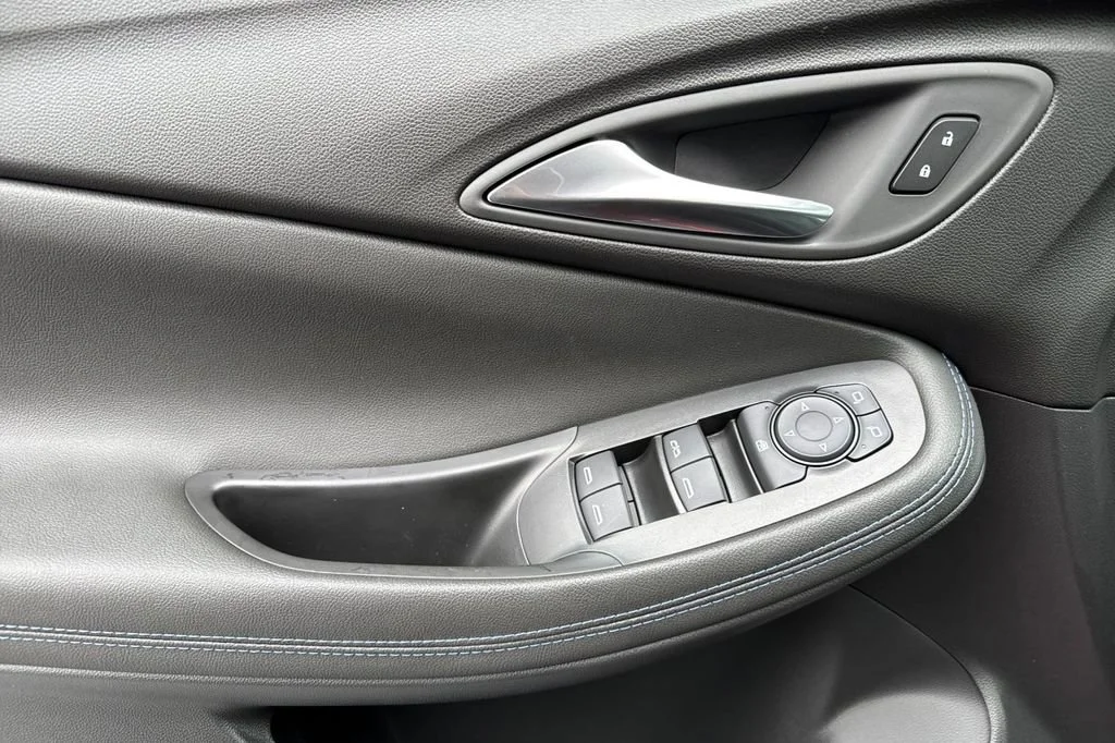 2026 Buick Encore GX Sport Touring - Photo 9
