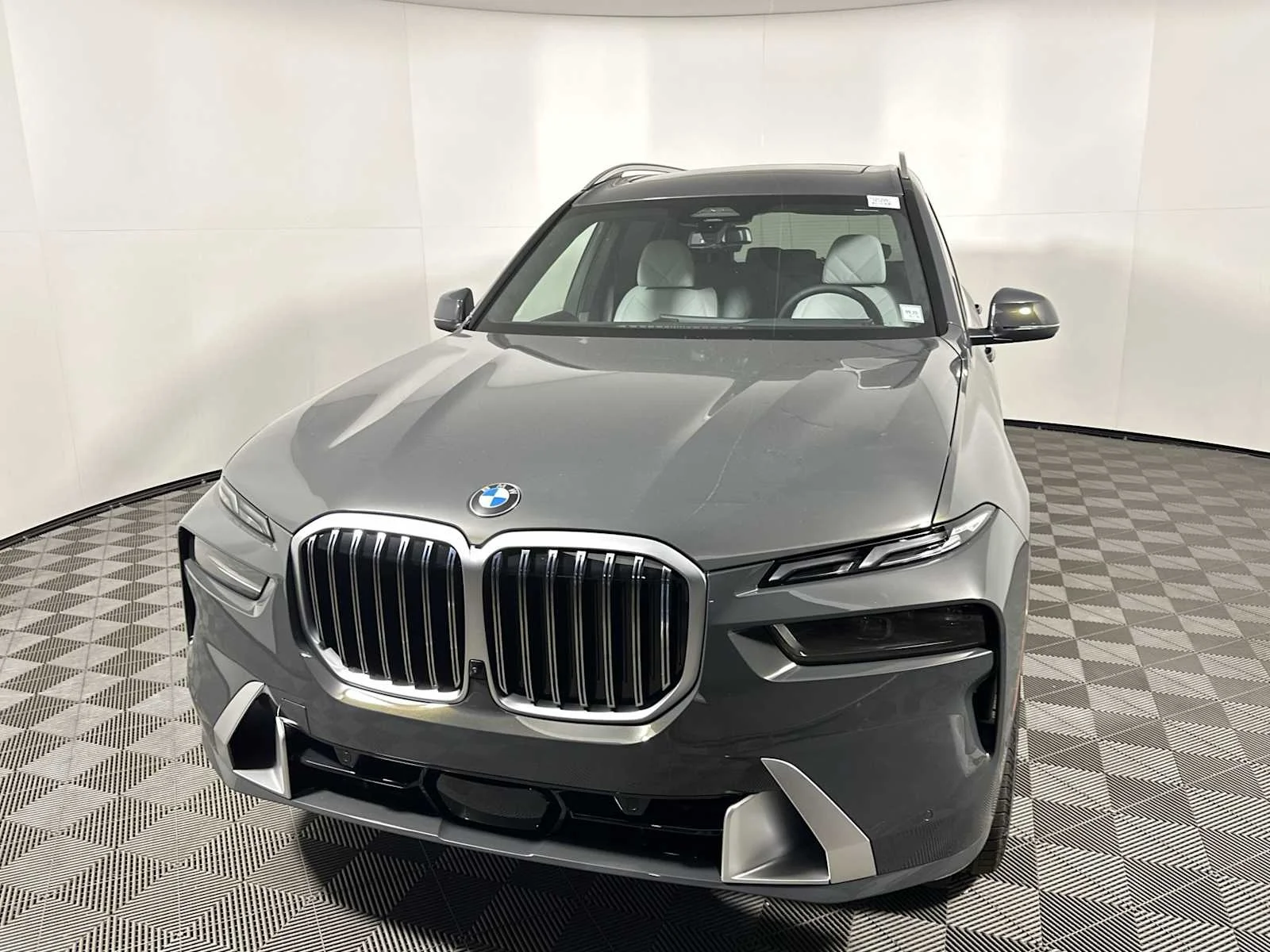 New 2026 Dravit Grey Metallic BMW xDrive40i image 7