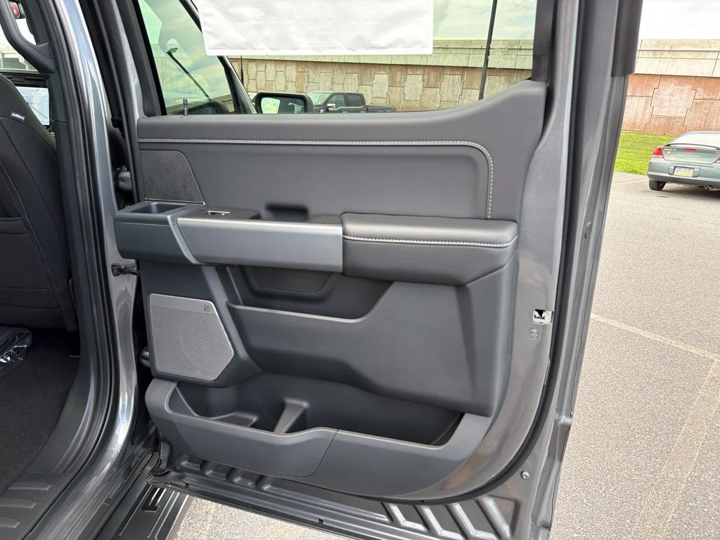 New 2026 Carbonized Gray Metallic Ford XLT image 13