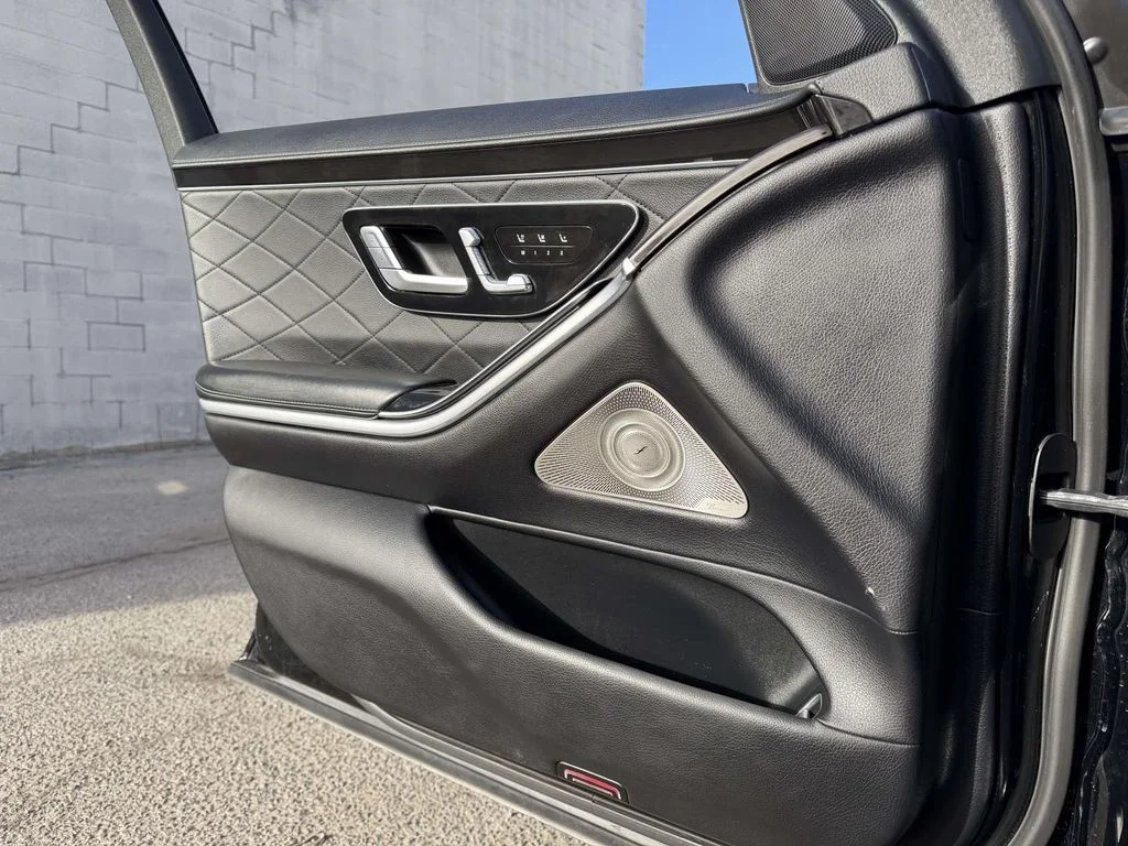 Used 2022  Mercedes-Benz S 500 image 33