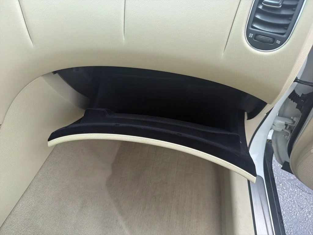 Used 2014 White INFINITI Journey image 39