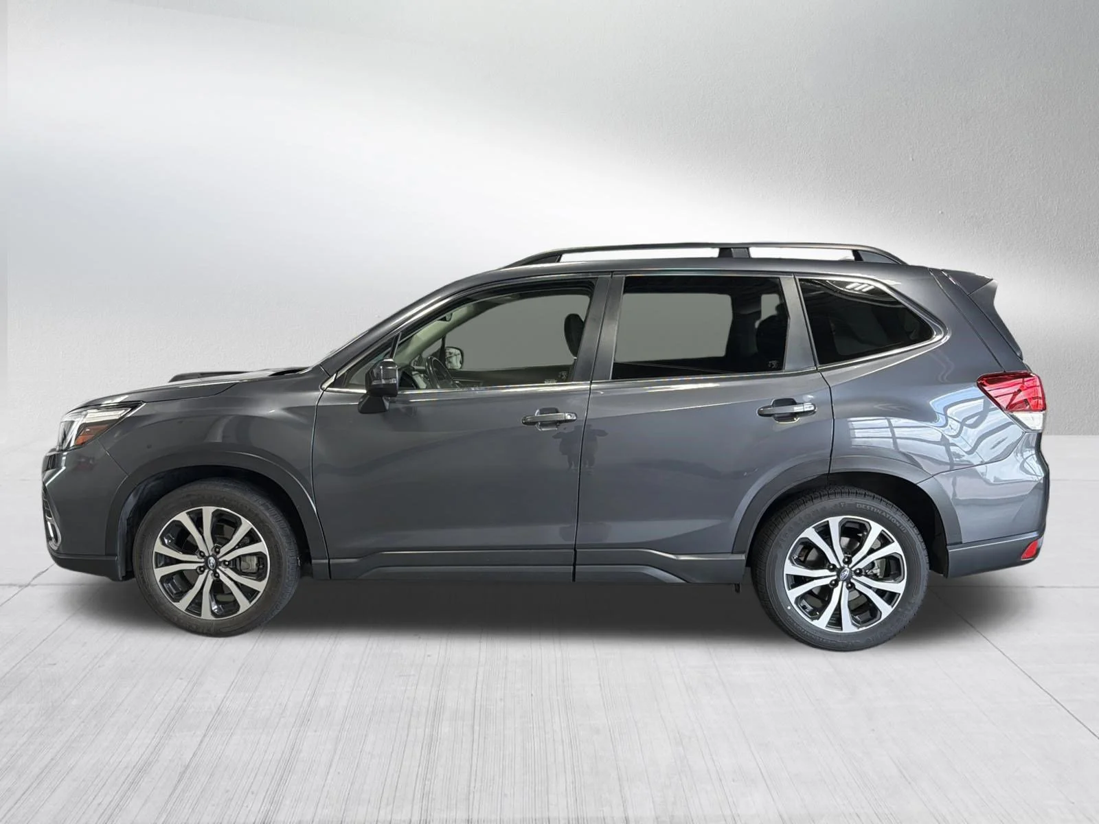 Used 2021 Magnetite Gray Metallic Subaru Limited image 4