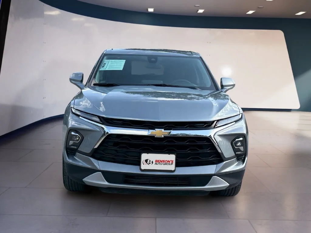 Used 2025 Gray Chevrolet LT image 8