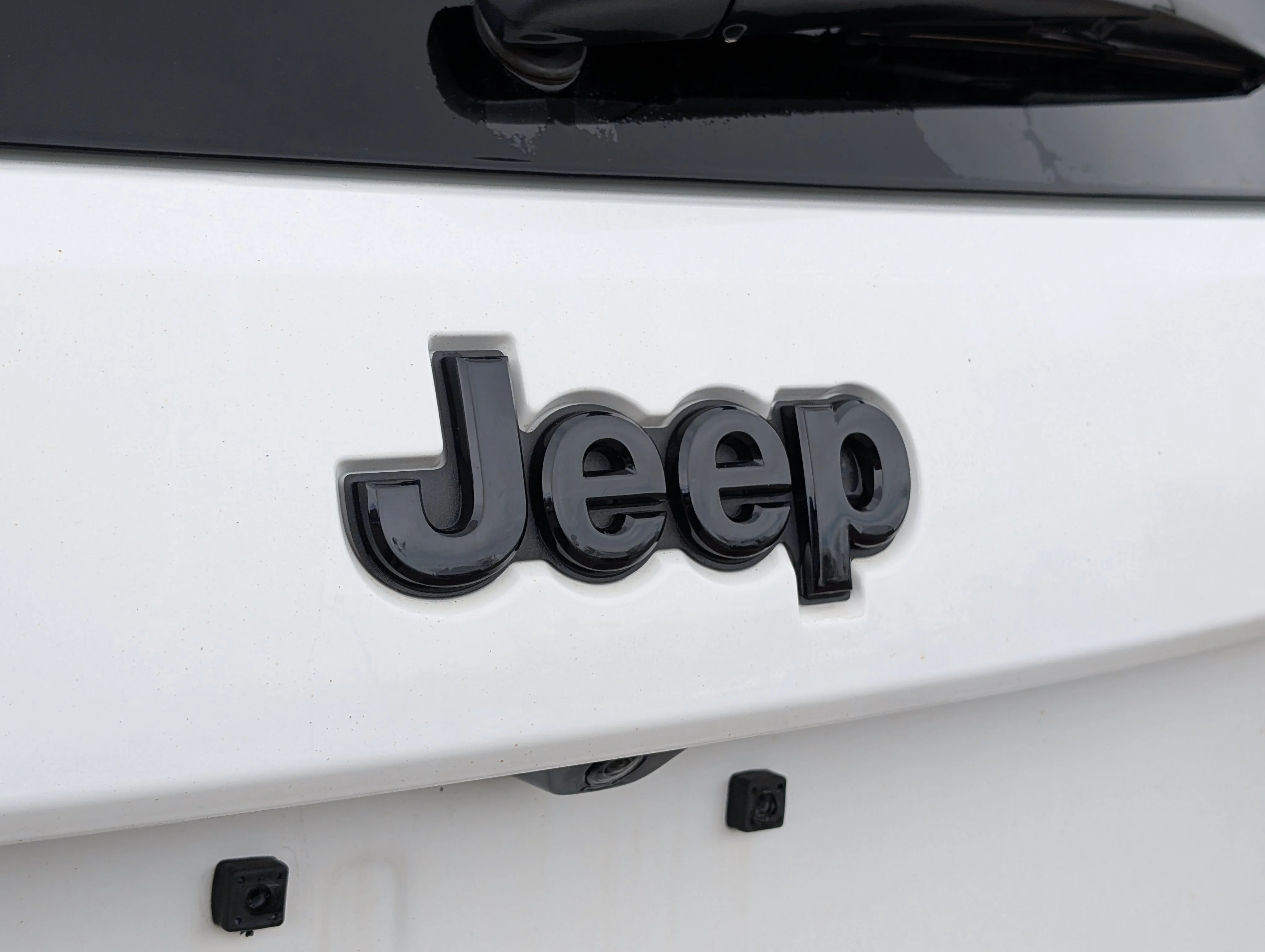 Used 2021 Bright White Jeep Altitude image 14
