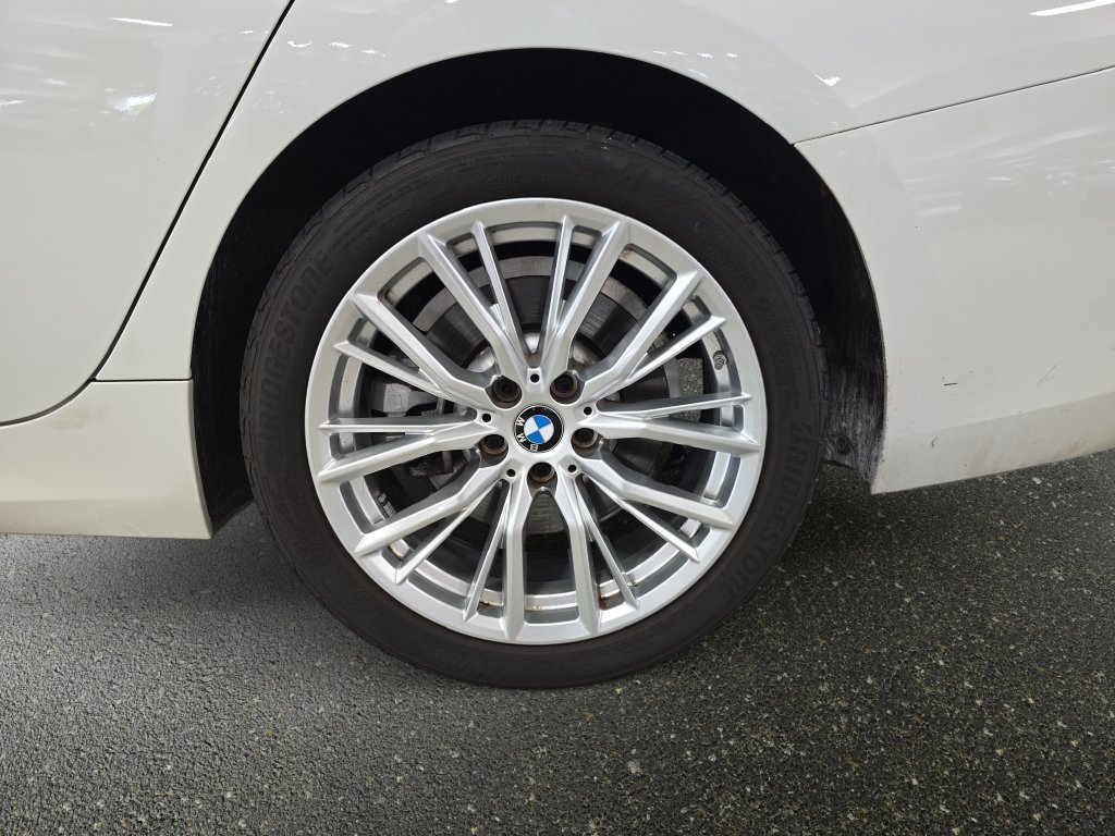 Certified Used 2023 Alpine White BMW 330i image 32