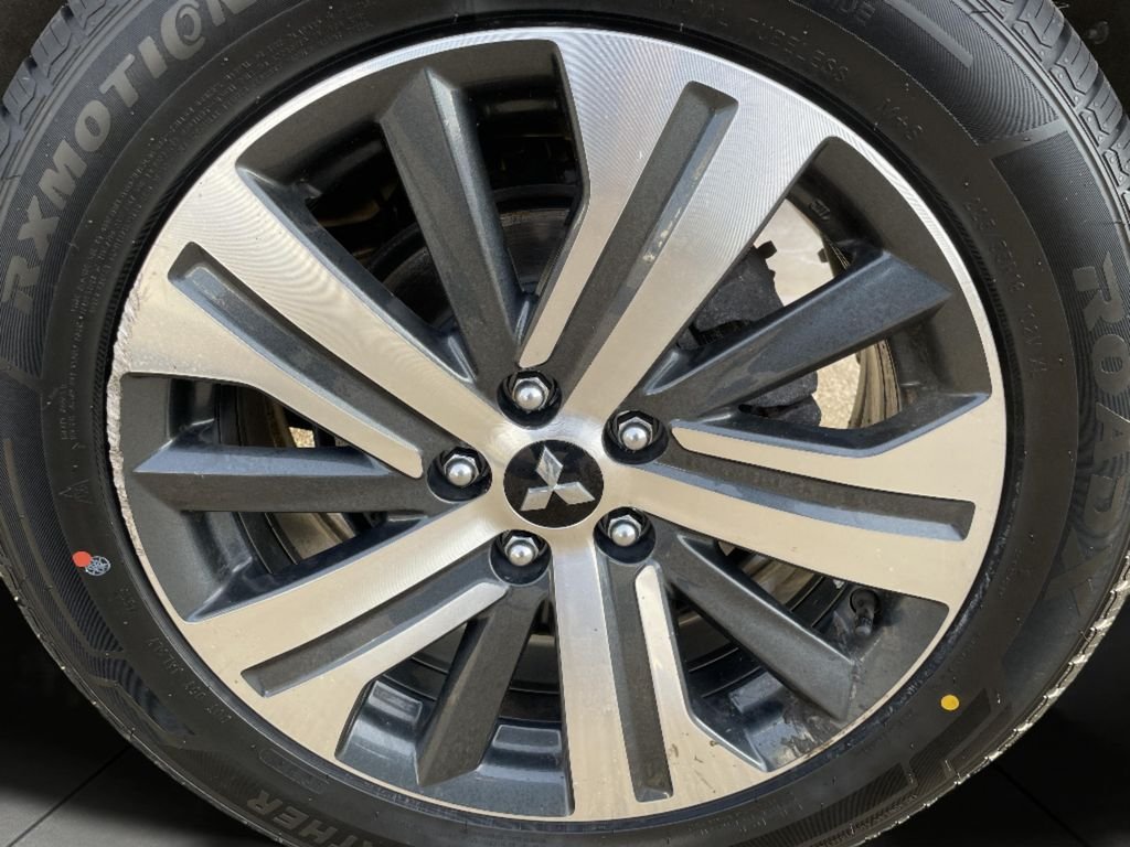 Used 2024  Mitsubishi 2.0 ES image 26