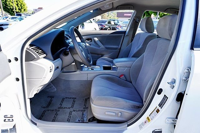 Used 2011 White Toyota LE image 12