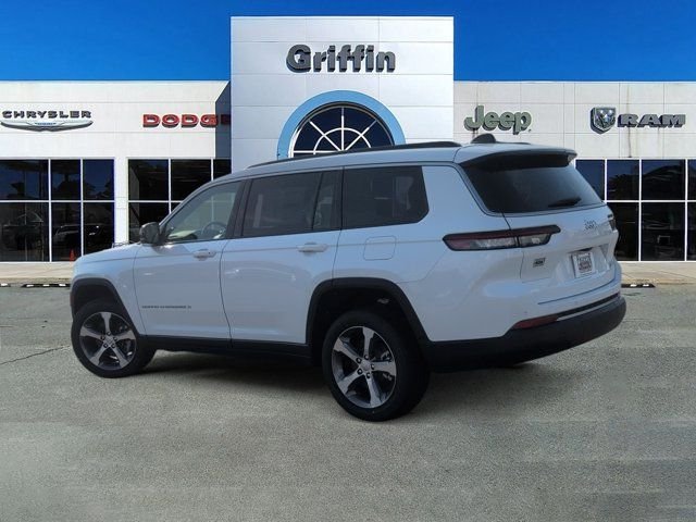 New 2026 Bright White Clear-Coat Exterior Paint Jeep Limited image 9
