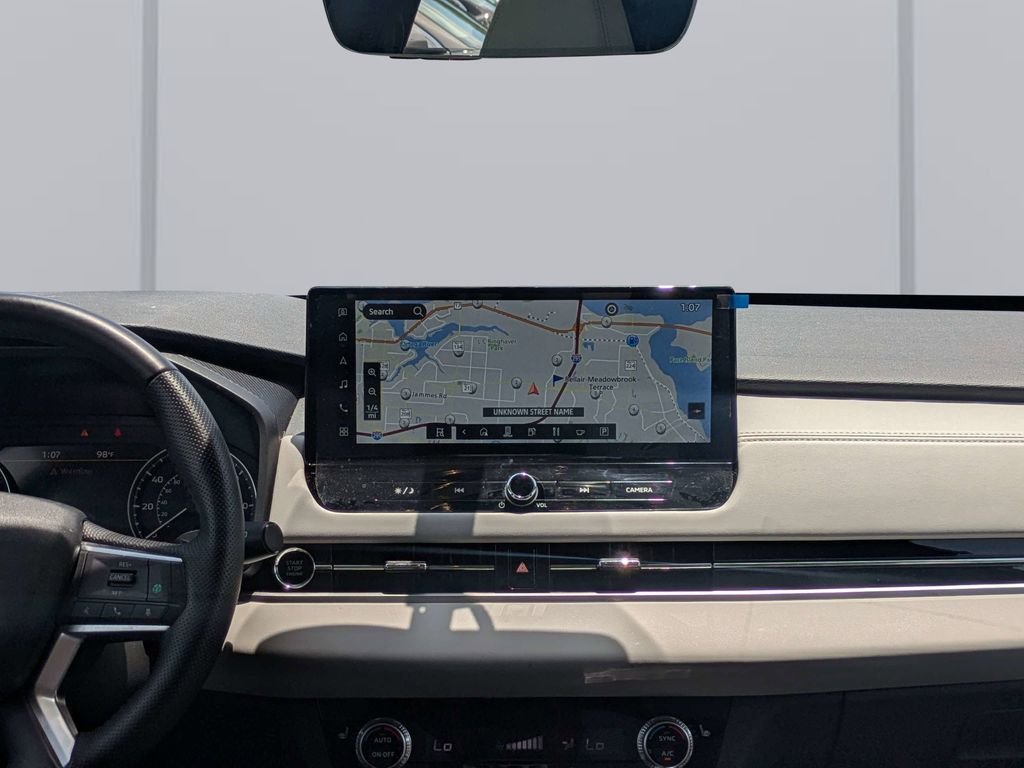 Used 2025  Mitsubishi SE image 19