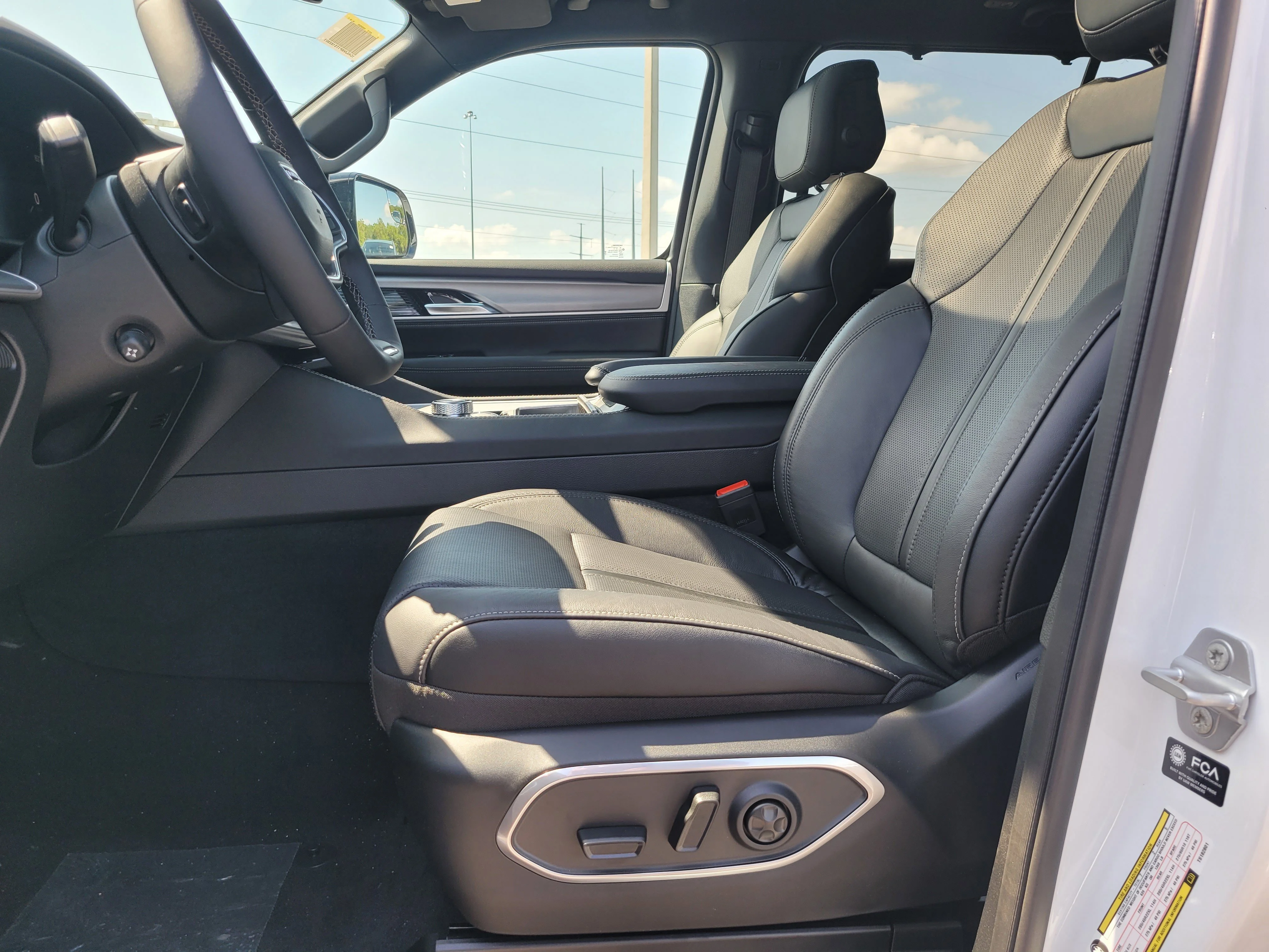New 2026 Bright White Clearcoat Jeep Limited Reserve image 15