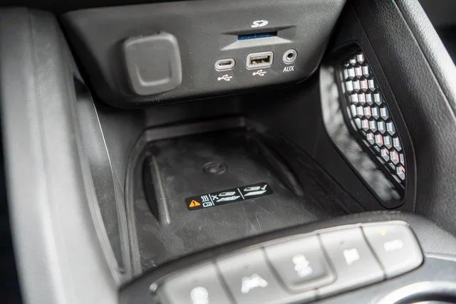Used 2022 White Chevrolet RS image 28