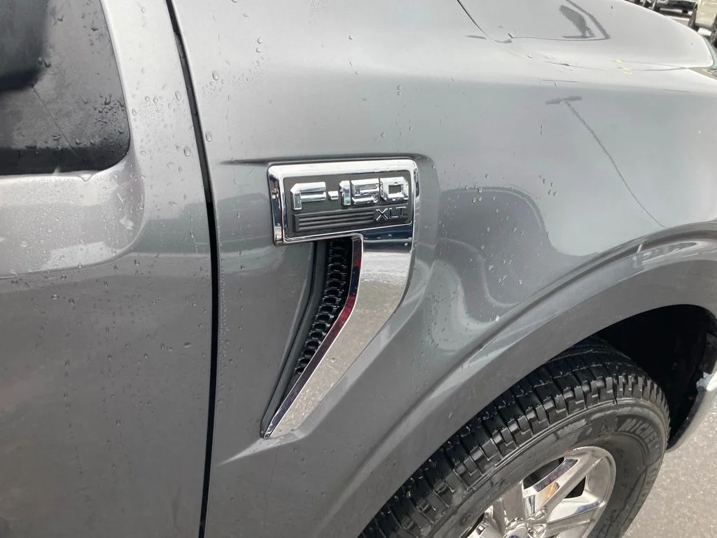 Used 2025 Gray Ford XLT image 15