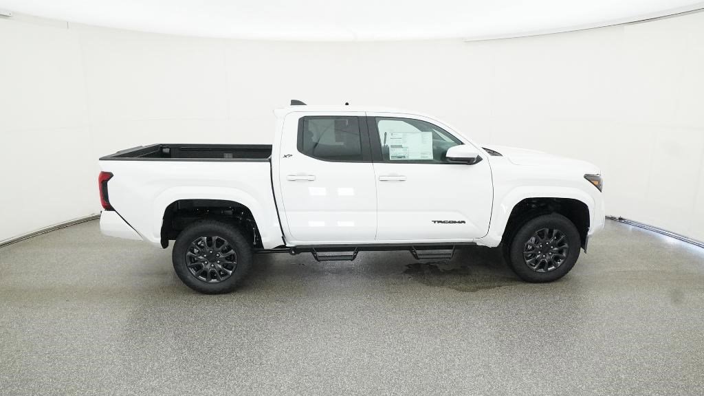2025 Toyota Tacoma SR5 - Photo 10