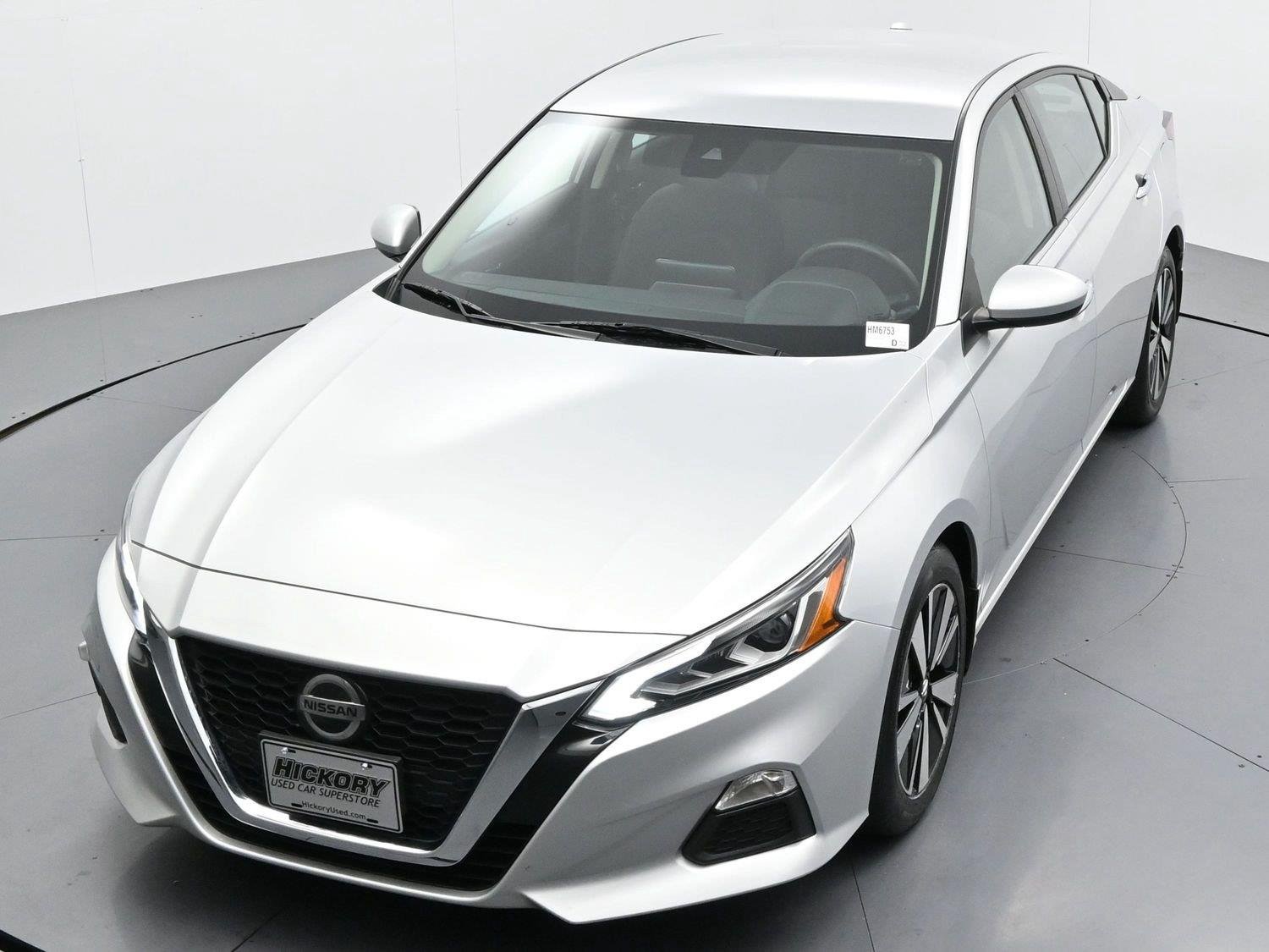 Used 2022 Brilliant Silver Metallic Nissan 2.5 SV image 33