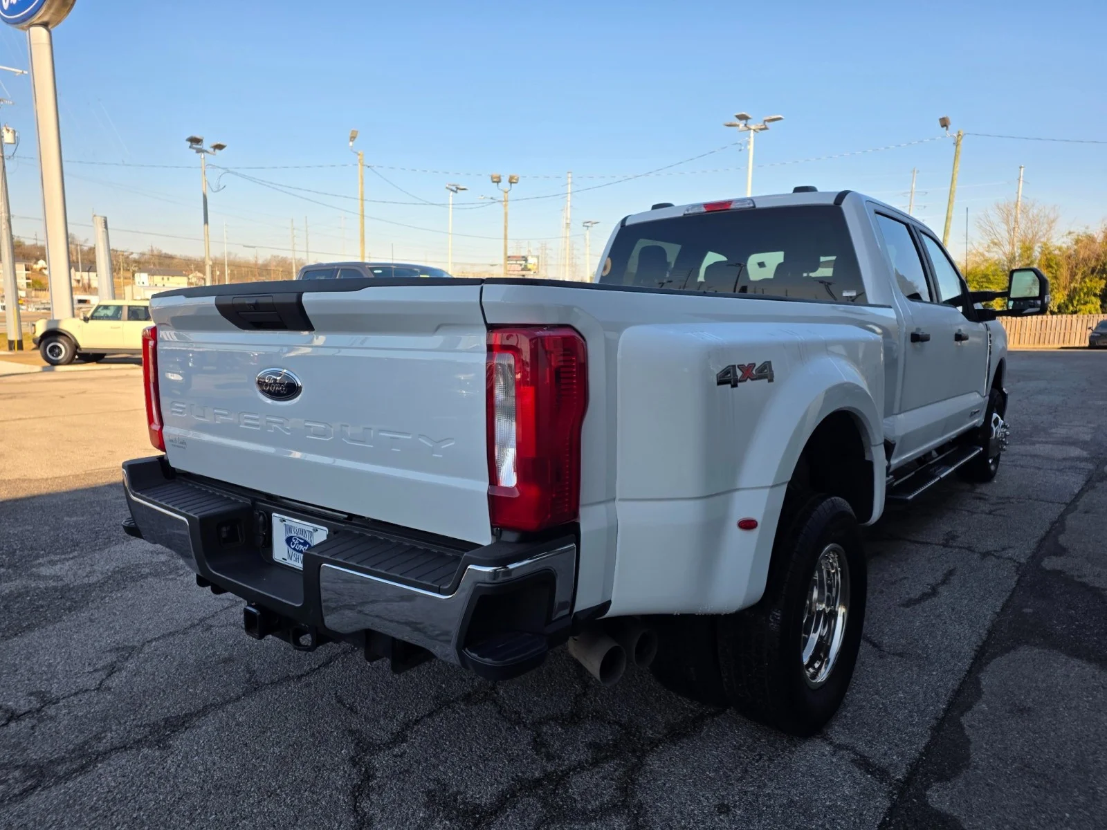 Used 2025 White Ford 2025 FORD F-350 XLT CREW CAB DRW 4DR 176 WB 4WD H image 7