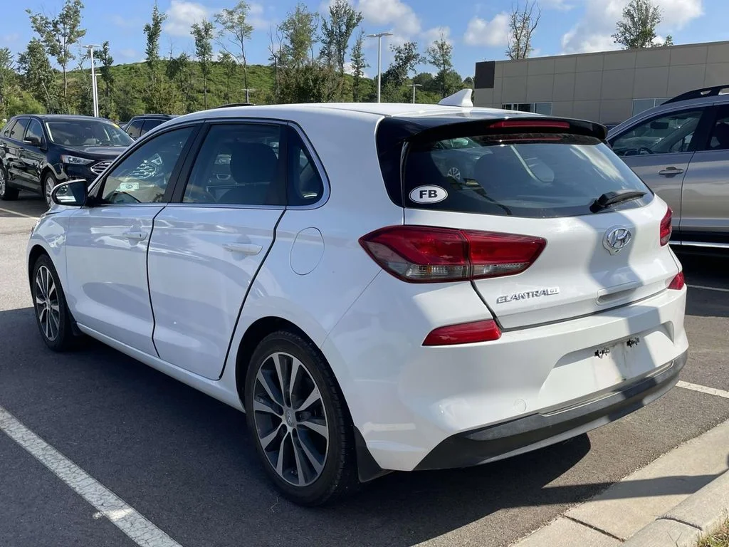 Used 2020 Ceramic White Hyundai Base image 3
