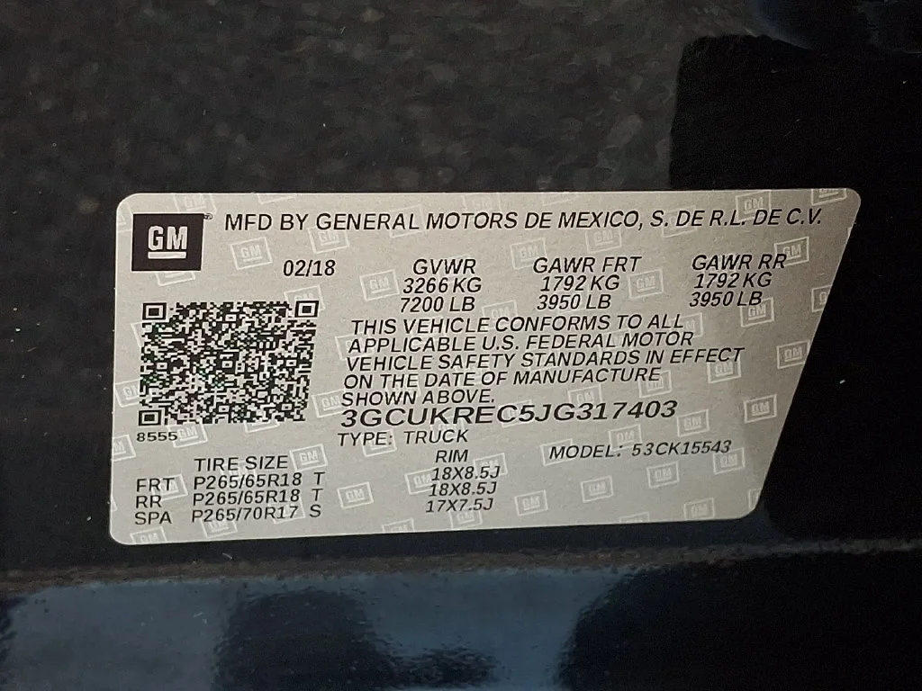 Used 2018 BLACK Chevrolet LT image 28