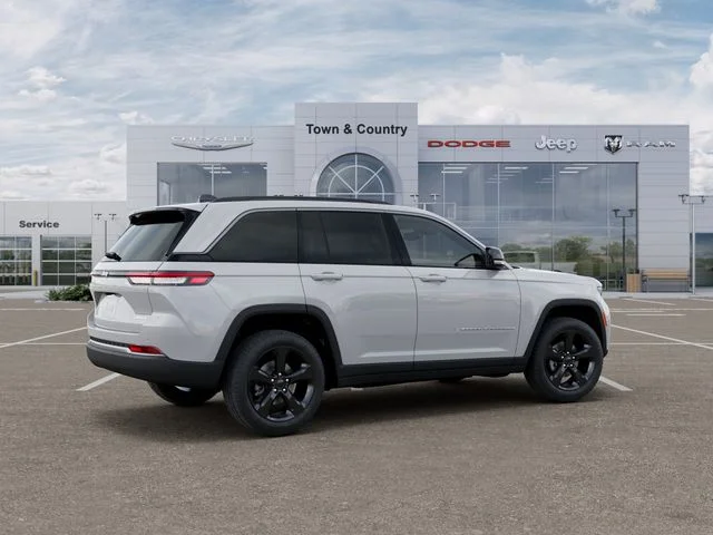 New 2026 Bright White Clear-Coat Exterior Paint Jeep Limited image 4