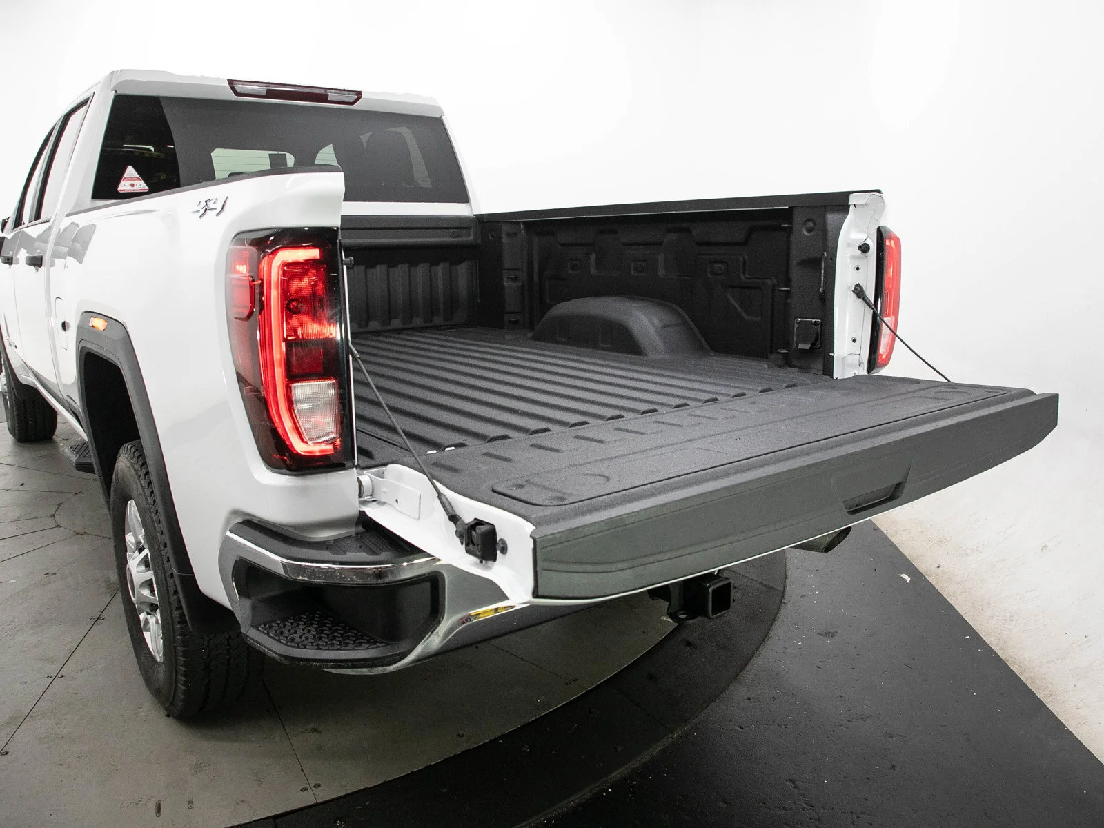 Used 2025 Summit White GMC Pro image 9
