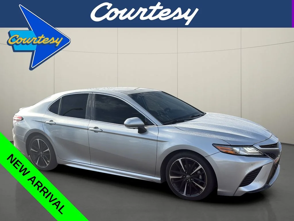 Used 2019 Silver Toyota XSE V6 image 1