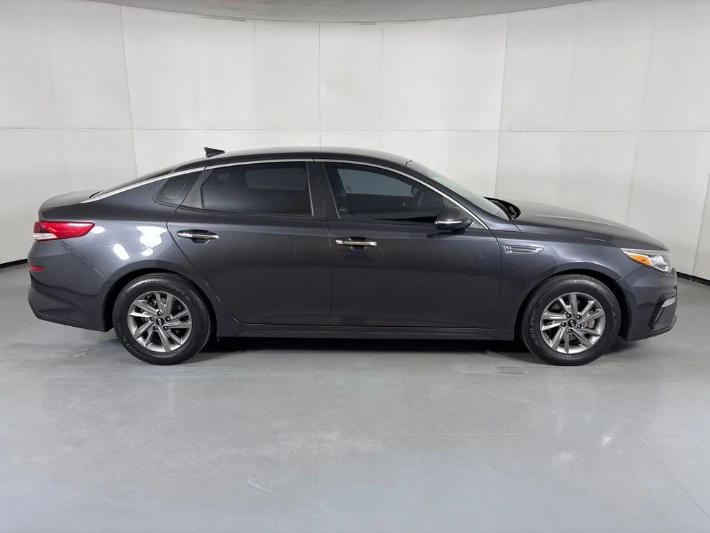 Certified Used 2019 Platinum Graphite Kia LX image 9