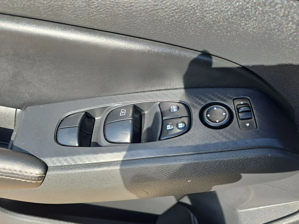 Used 2024  Nissan 2.5 SV image 27