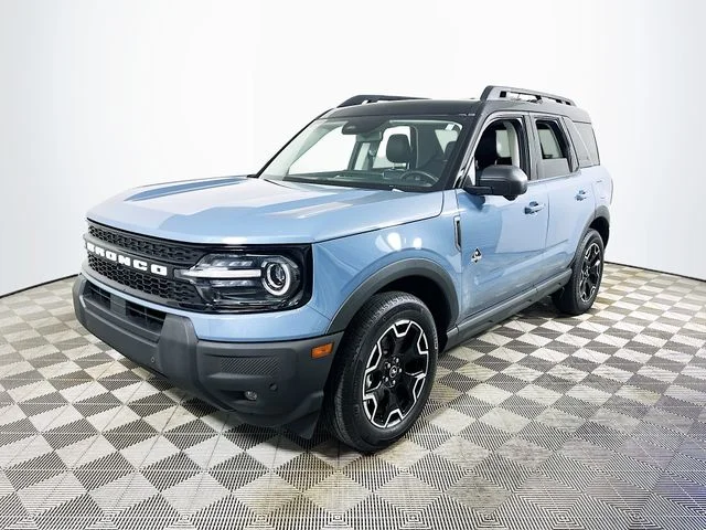 Certified Used 2025 Gray Ford Outer Banks image 7