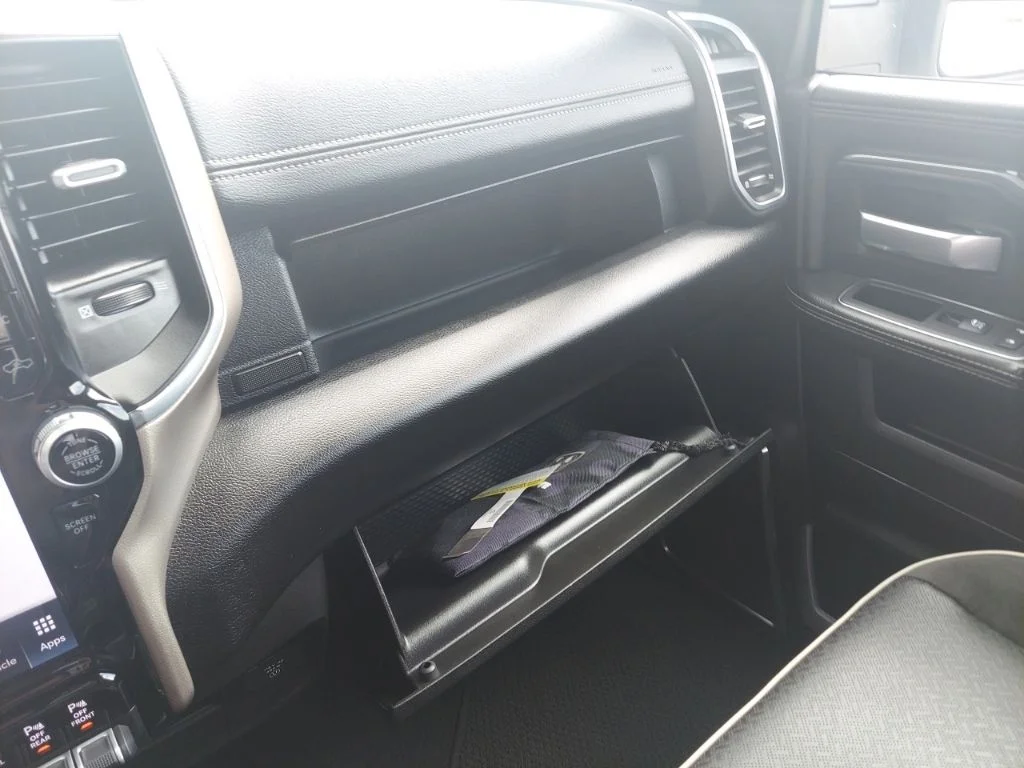 Used 2024 Silver Ram Laramie image 35