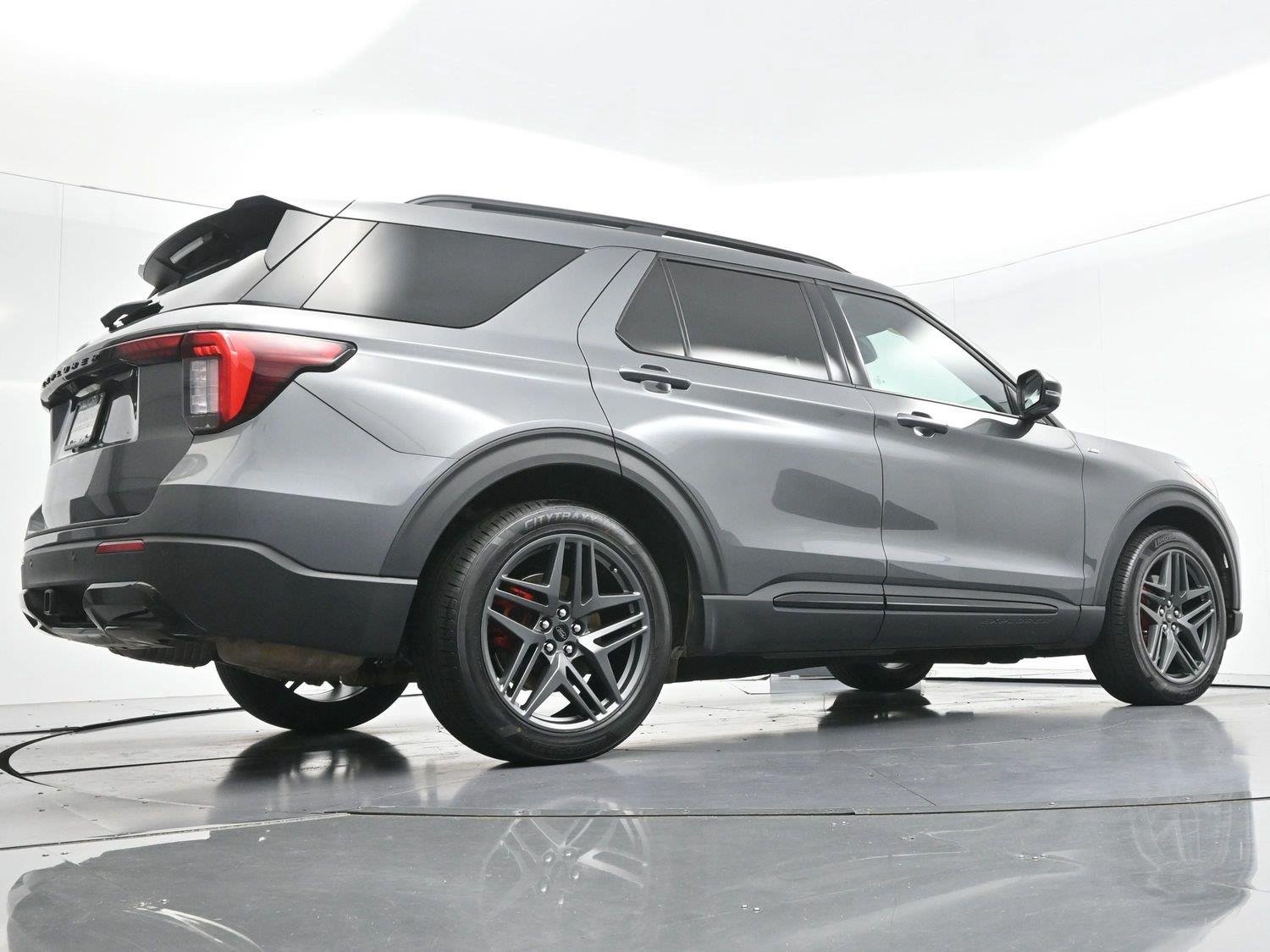 Used 2025 Carbonized Gray Ford ST-Line image 54