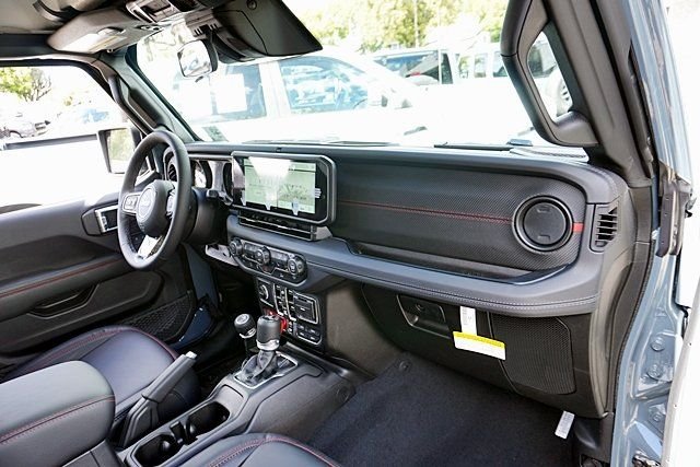 New 2026 Anvil Clear-Coat Exterior Paint Jeep Rubicon image 13