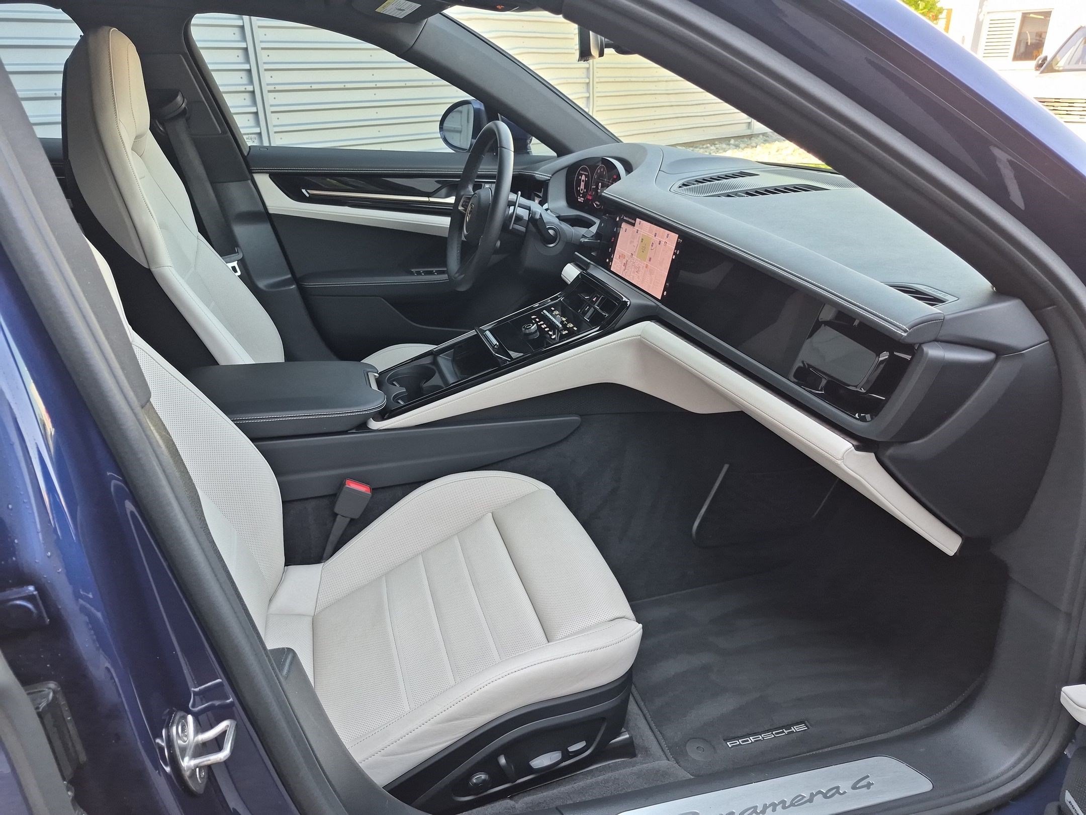 Used 2024 Blue Porsche AWD image 31