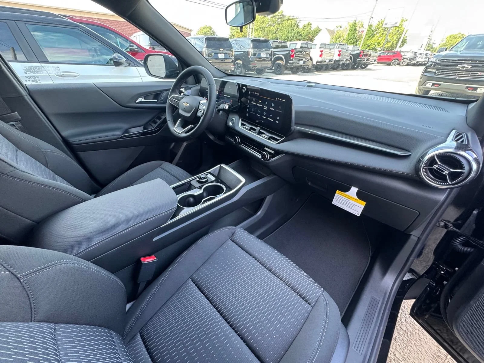 2027 Chevrolet Equinox LT - Photo 36