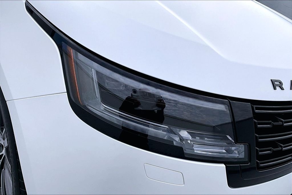 Certified Used 2025 Icy White Satin Land Rover Autobiography image 30